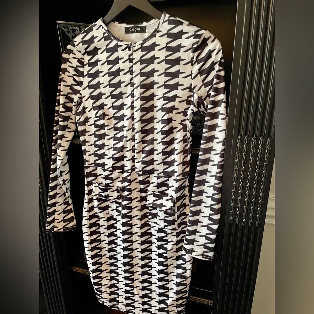 🖤🤍Adorable Dress size Small made by Chic Me